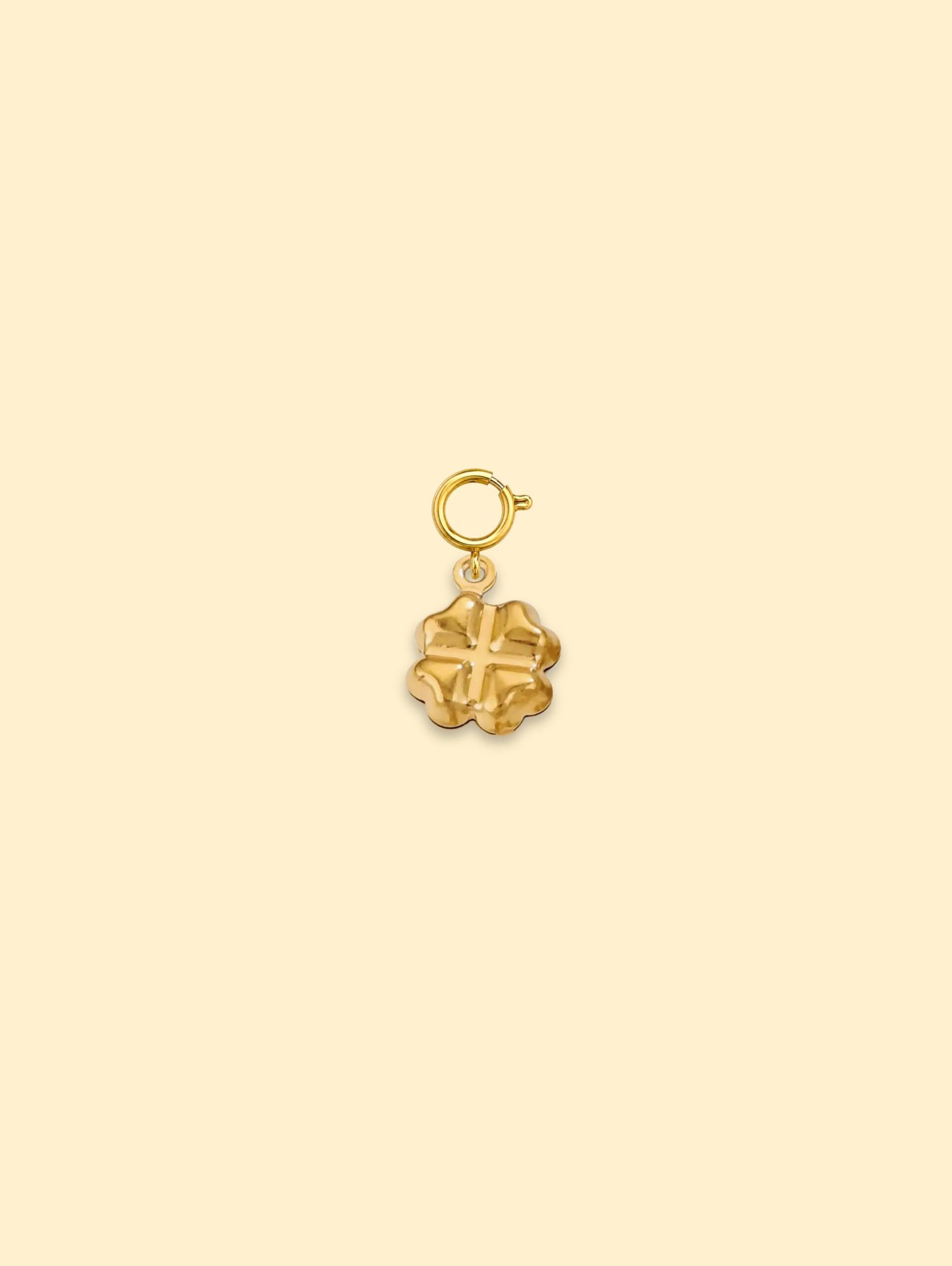 B0E267C6-E84B-4C05-95F3-6A4819677462-2 Lucky Clover Charm Pendant 18K Gold Plated Stainless Steel - Image 1